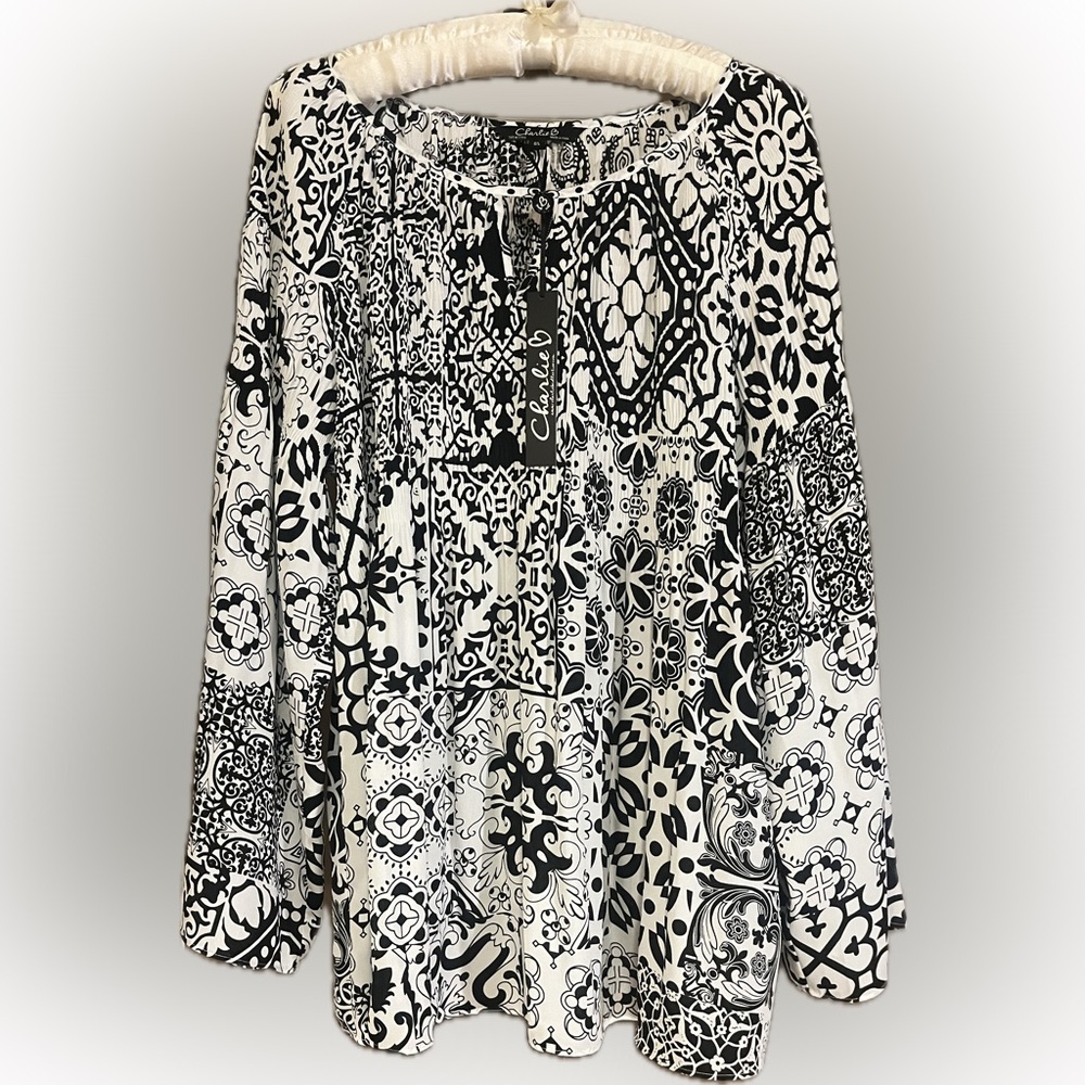 Charlie B NWT Sz L- lightweight-stretchy- flowy blouse!